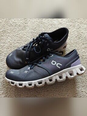 WOMEN'S CLOUD X 3 Size W8, ON